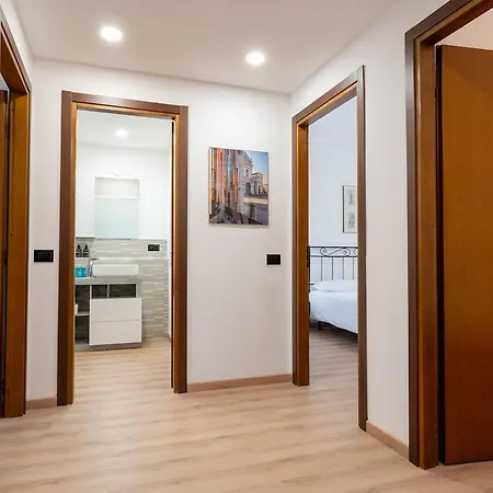 2 Min Metro - Sleeps 7 - 2 Bedroom - 2 Baths * Milaan