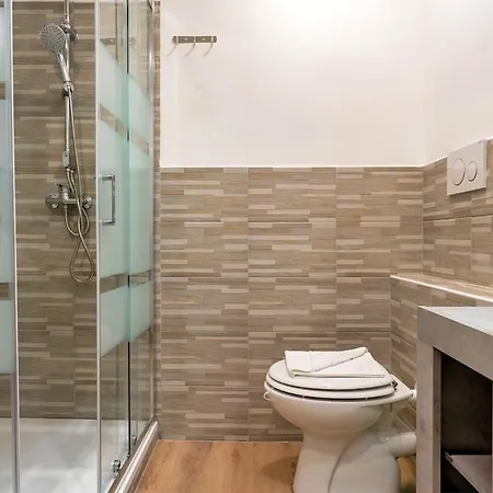 Appartement 2 Min Metro - Sleeps 7 - 2 Bedroom - 2 Baths *