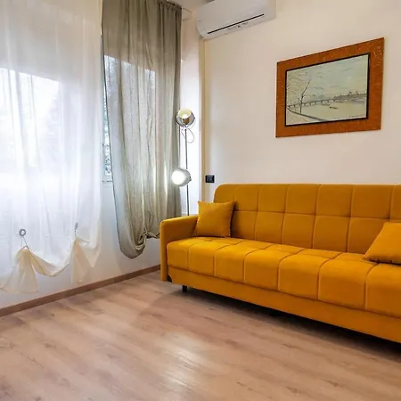 2 Min Metro - Sleeps 7 - 2 Bedroom - 2 Baths * Milaan