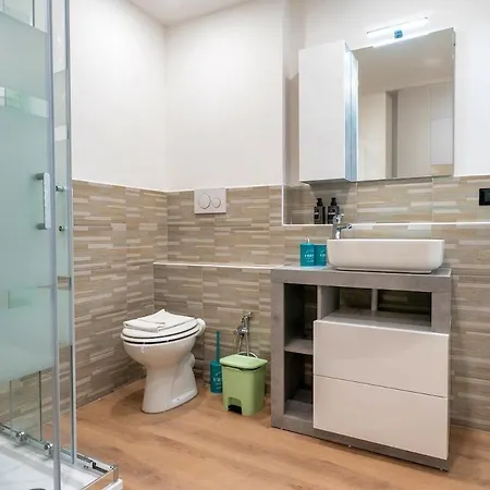 2 Min Metro - Sleeps 7 - 2 Bedroom - 2 Baths Apartamento