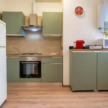 Appartement 2 Min Metro - Sleeps 7 - 2 Bedroom - 2 Baths *