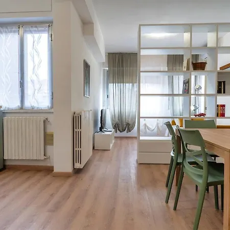 2 Min Metro - Sleeps 7 - 2 Bedroom - 2 Baths * Milaan